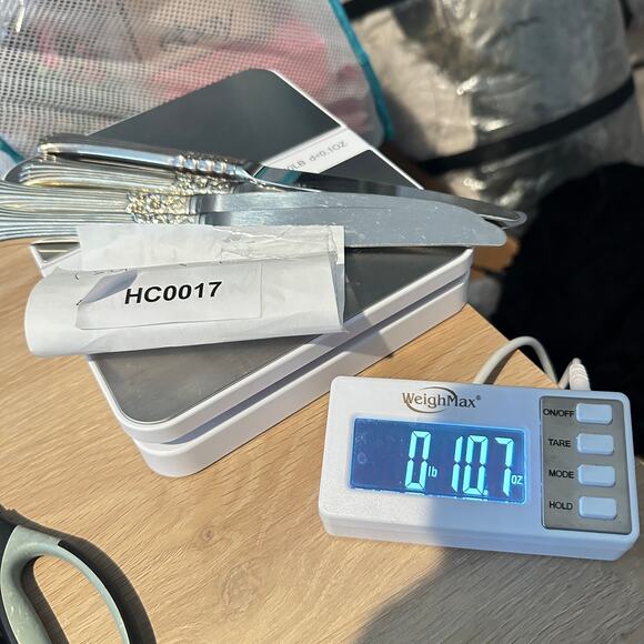 Vintage Oneida Floral Queen 1992 Silverware Dinner Knives - Picture 11 of 12